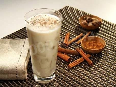 Horchata de Almendra (Almond drink)