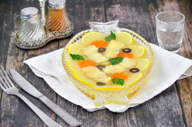 Jellied fish with gelatin