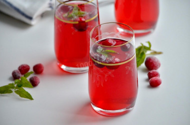 Cranberry juice from frozen berries