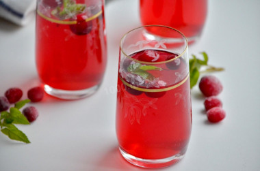 Cranberry juice from frozen berries