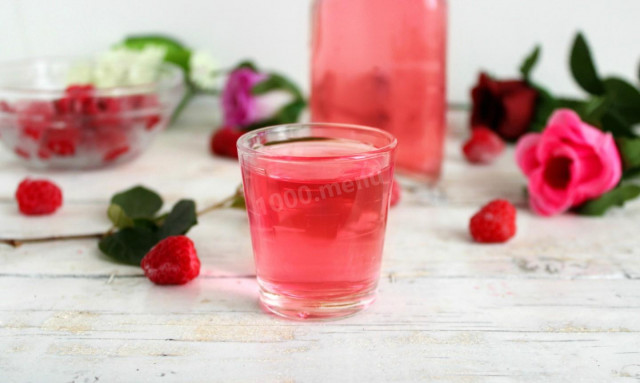 Raspberry tincture with vodka at home