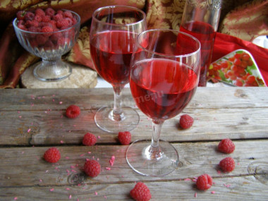 Raspberry liqueur