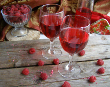 Raspberry liqueur