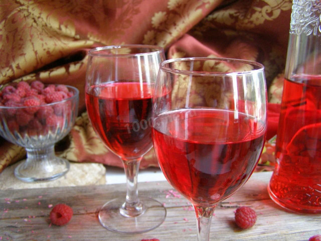 Raspberry liqueur