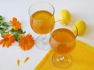 Homemade honey wine made from honey