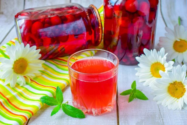 Cherry and currant compote for winter