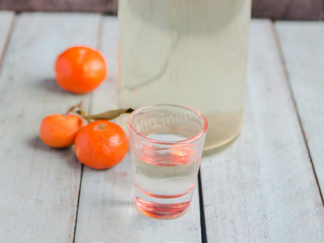 Tangerine tincture on vodka