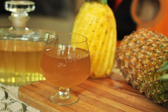 Pineapple wine