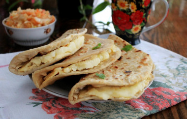 Tatar flatbreads with Kystyby potatoes