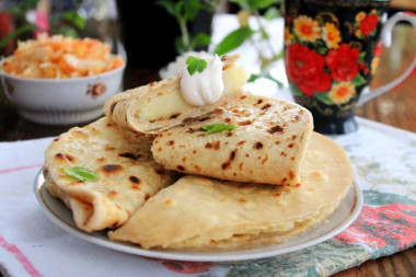 Tatar flatbreads with Kystyby potatoes