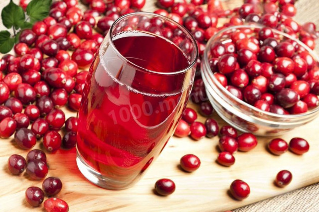 Frozen cranberry berry juice is delicious and simple