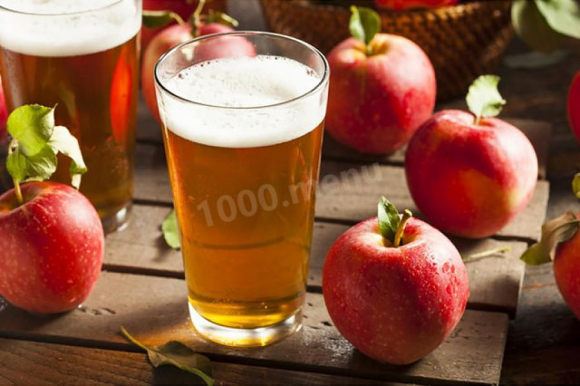 Cider with yeast