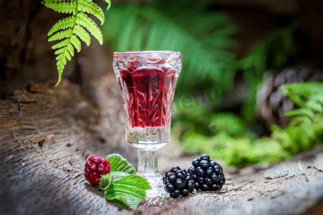 Blackberry liqueur