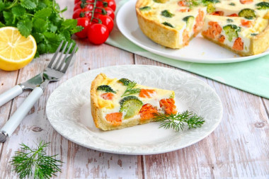 Quiche with salmon and broccoli