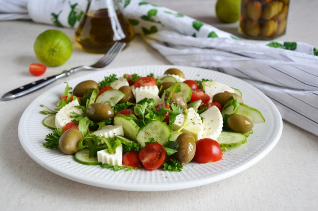 Salad with cottage cheese