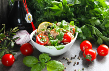 Salad with capers and tuna canned