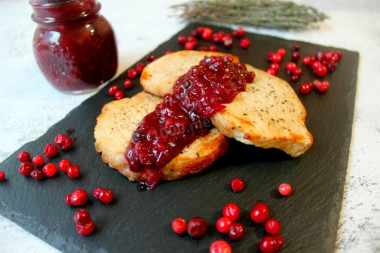 Lingonberry sauce for meat for winter