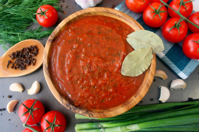 Homemade tomato paste ketchup