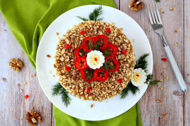 Prince salad with beef and walnuts