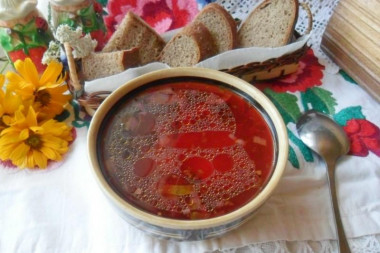 Borscht with beetroot tops