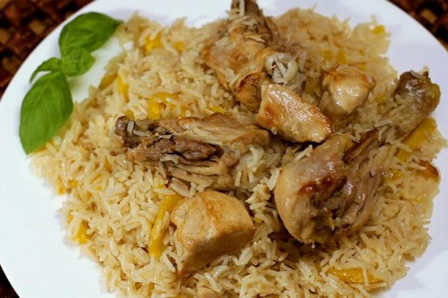 Diet pilaf with chicken