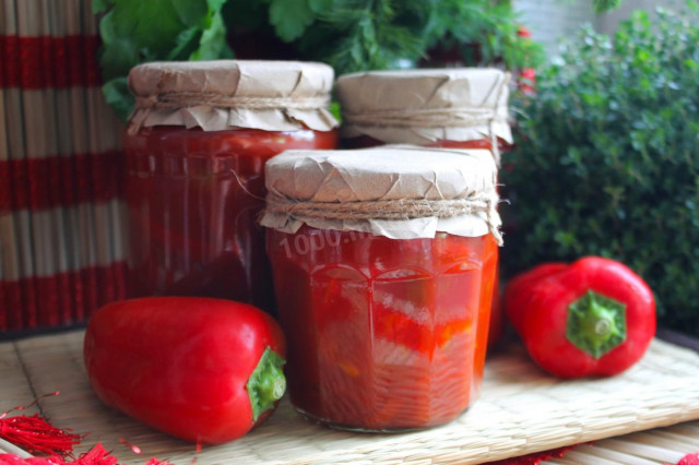 Bell pepper lecho with tomato paste for winter