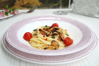 Pasta with mussels