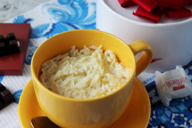 Milk porridge with vermicelli