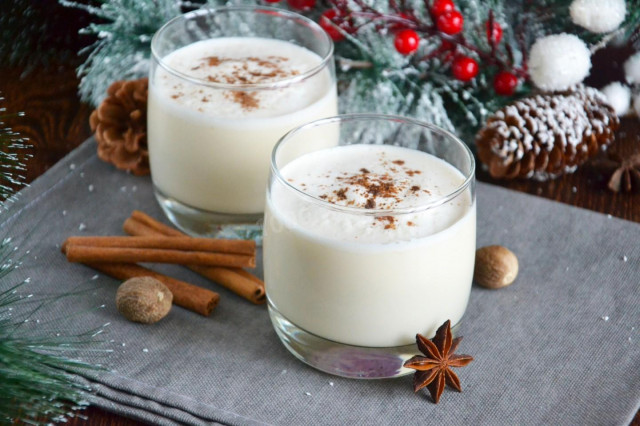 Egg nog drink