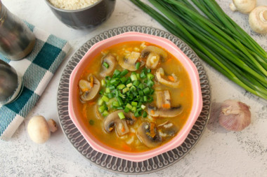 Mushroom soup with rice