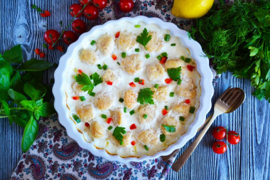 Meatballs in sour cream sauce in the oven