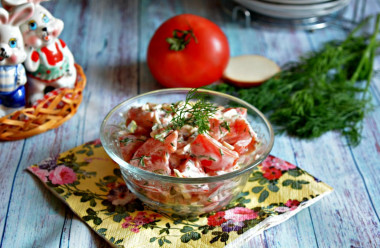 Salad with smoked cheese and tomatoes