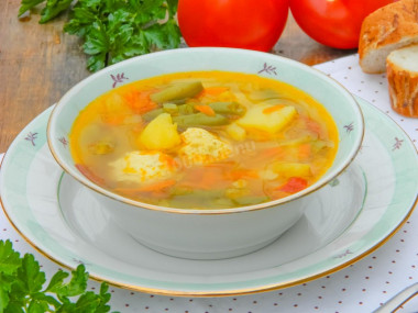 Vegetable soup with meatballs