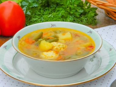 Vegetable soup with meatballs