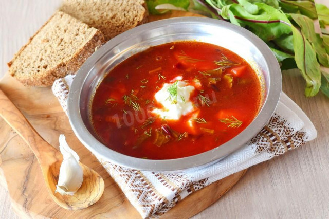 Borscht with beet tops