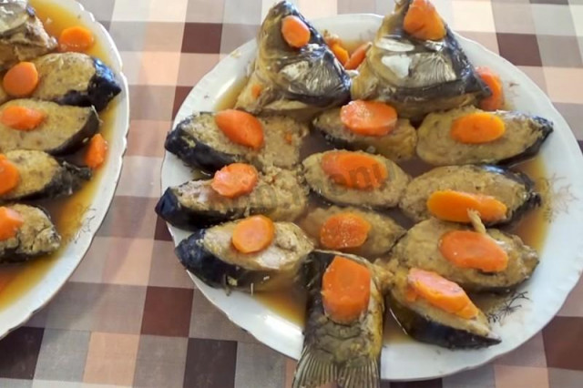 Stuffed fish in Hebrew