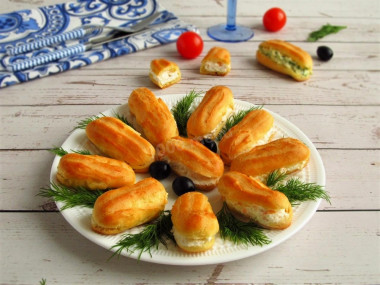 Snack eclairs with filling