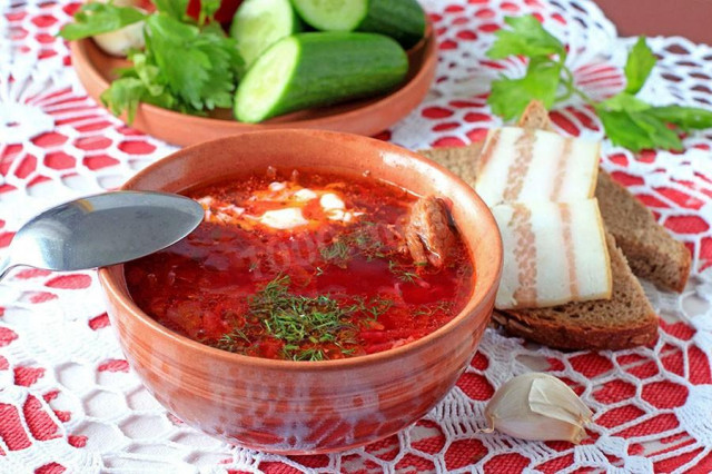 Classic borscht with pork