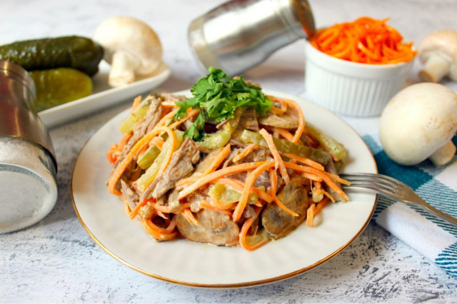 Gluttony salad with Korean carrots and mushrooms and beef