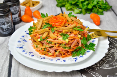 Salad with Korean carrots and crackers