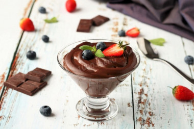 Chocolate dessert pudding without baking