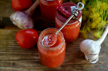 Tomatoes through a meat grinder for winter