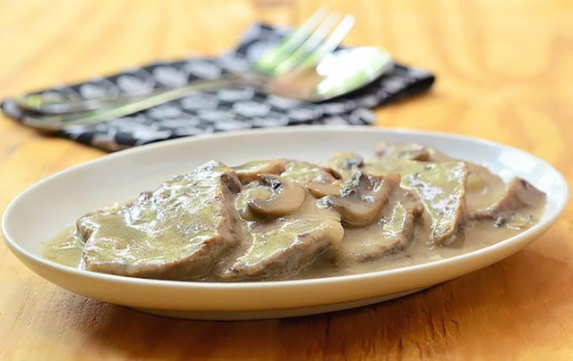 Beef tongue in cream sauce