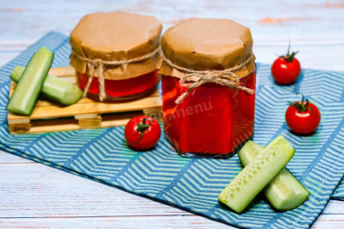 Homemade tomato sauce for winter