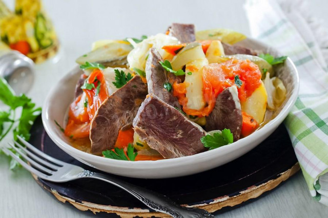 Pork heart in a slow cooker