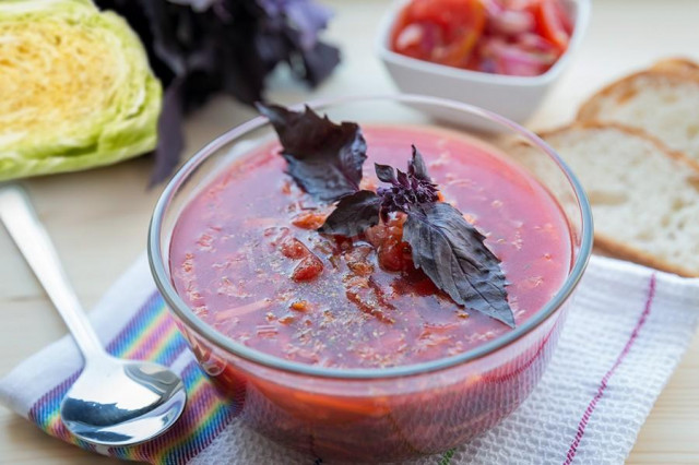 Borscht with Peking cabbage