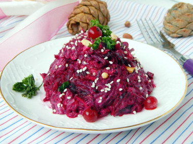 Beetroot carrot raisin salad