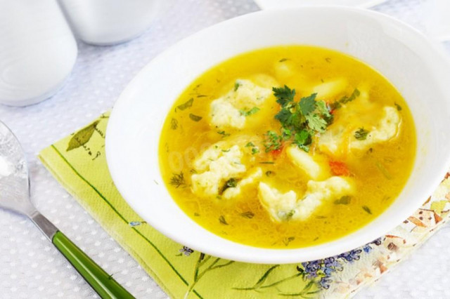 Grandma's soup with dumplings