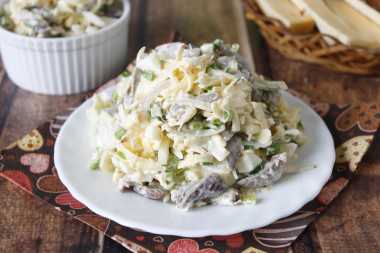 Heartbreaker salad with chicken hearts