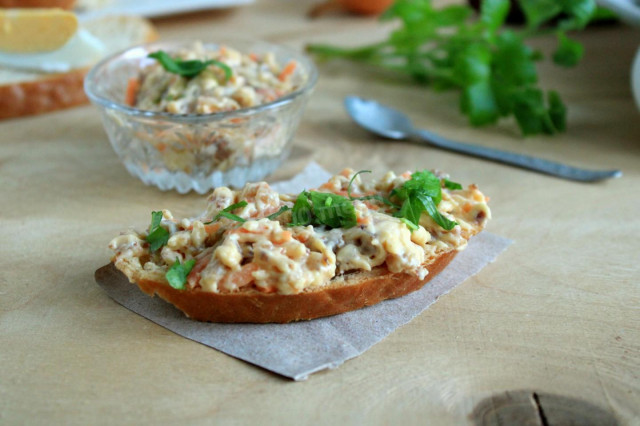 Herring caviar with carrots and melted cheese